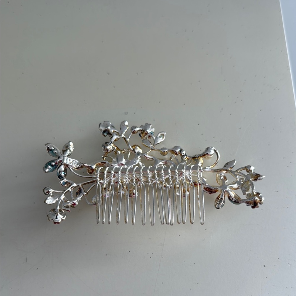 Elegant Silver and Pearl Hair Barrette Hair Clip & Comb - Picture 3 of 7